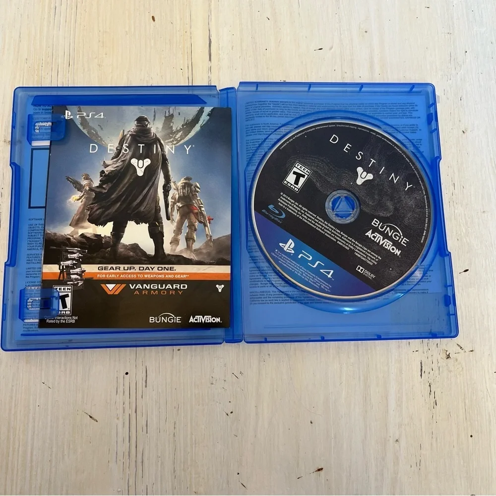 Destiny Pre Owned PS4‎ Game, Case & Booklet